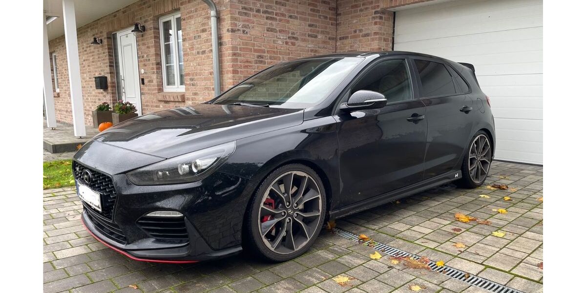 Hyundai i30 150.000 km 16.850 &euro; Dassow 23942