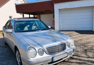 Mercedes-Benz E 220 142.850 km 3.290 &euro; Ratzeburg 23909
