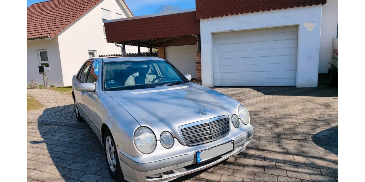 Mercedes-Benz E 220 142.850 km 3.290 &euro; Ratzeburg 23909