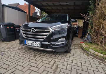 Hyundai TUCSON 97.500 km 18.300 &euro; Lübeck 23560
