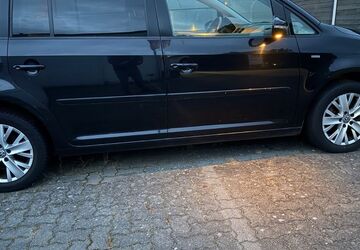 VW Touran 276.776 km 5.555 &euro; Lübeck 23556