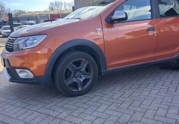 Dacia Sandero 101.500 km 7.500 &euro; Lübeck 23556
