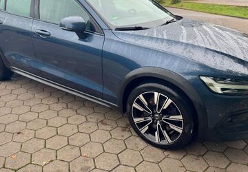 Volvo V60 Cross Country 195.000 km 20.900 &euro; Lübeck 23554