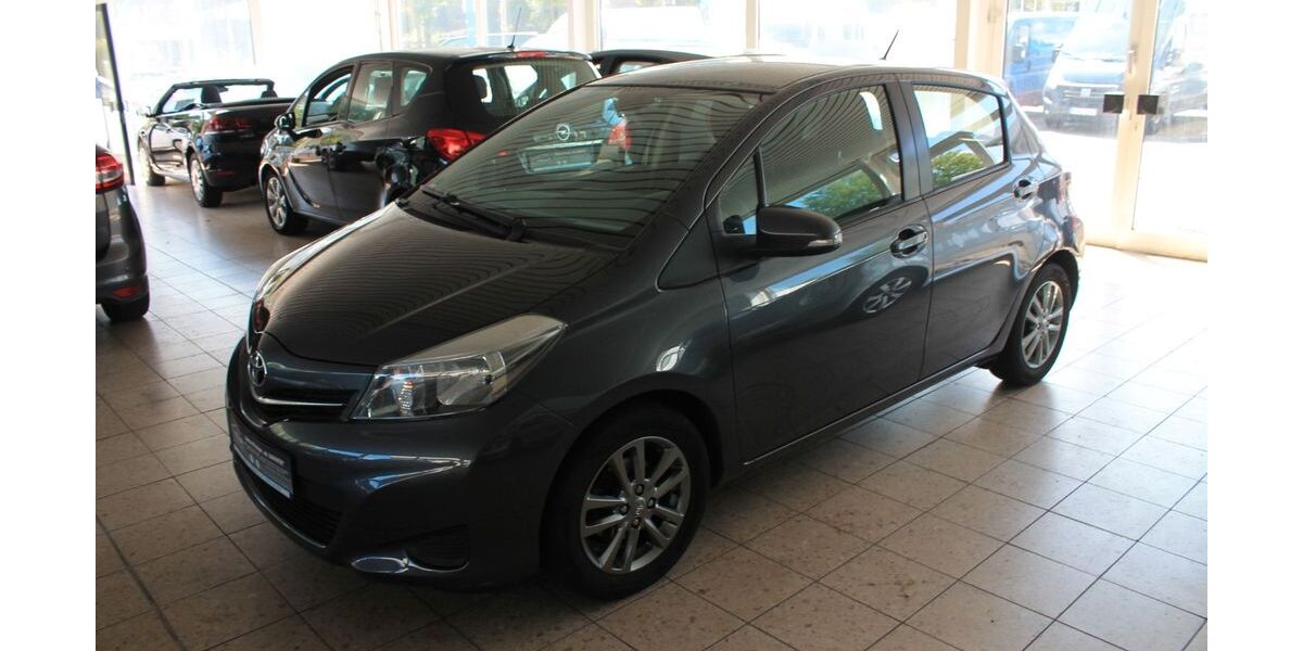 Toyota Yaris 35.627 km 11.990 &euro; Bad Oldesloe 23843