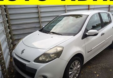 Renault Clio 106.786 km 4.400 &euro; Lübeck 23556