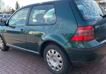 VW Golf 152.000 km 1.800 &euro; Lübeck 23560