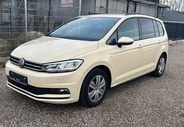 VW Touran 270.134 km 7.999 &euro; Ratzeburg bei Hamburg 23909