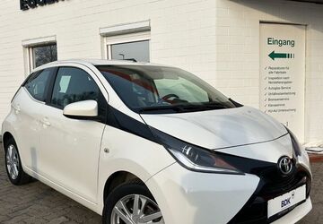 Toyota Aygo (X) 67.457 km 9.990 &euro; Bad Segeberg 23795