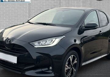 Toyota Yaris 16.006 km 26.990 &euro; Lübeck 23566