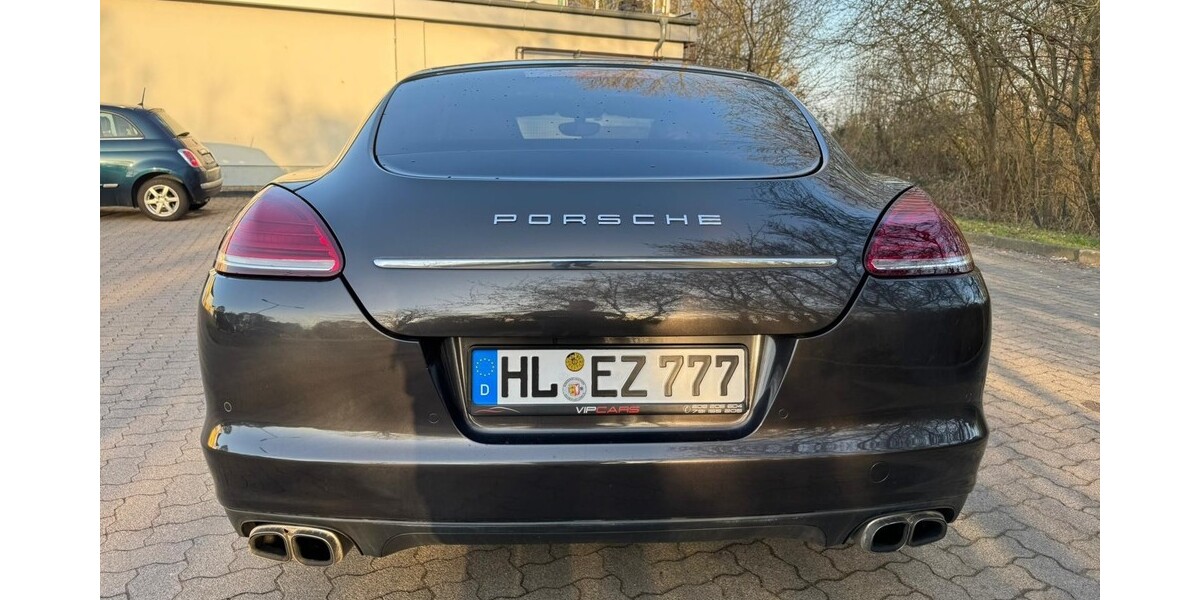 Porsche Panamera 218.026 km 21.900 &euro; Lübeck 23539