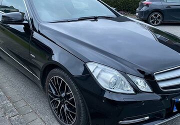 Mercedes-Benz E 300 110.000 km 14.990 &euro; Lübeck 23554