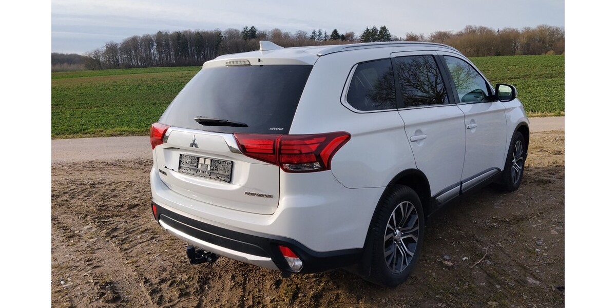Mitsubishi Outlander III 125.000 km 15.000 &euro; Ahrensbök 23623