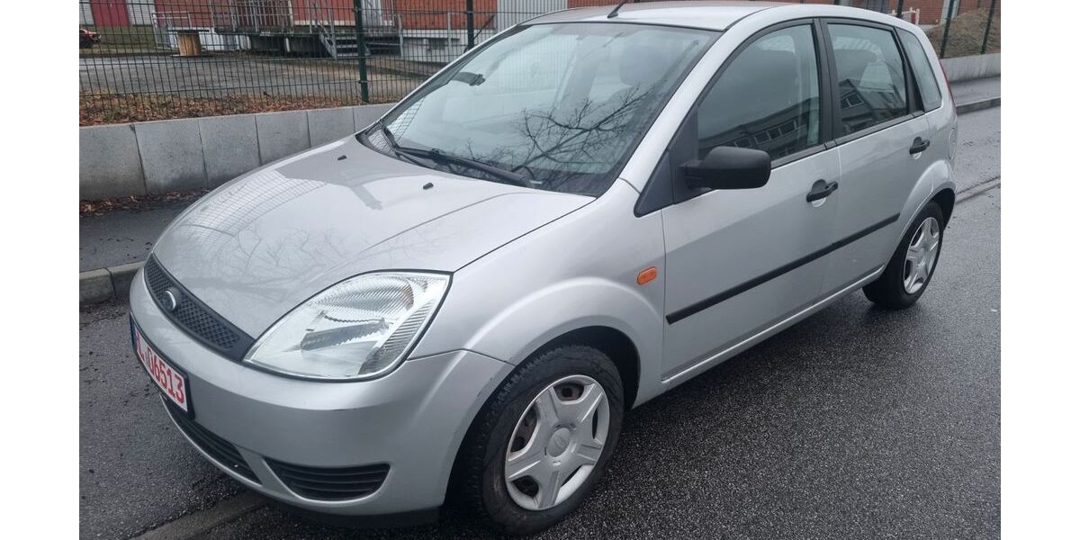 Ford Fiesta 158.000 km 2.449 &euro; Lübeck 23554