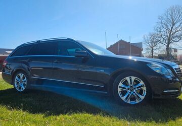 Mercedes-Benz E 220 275.000 km 6.900 &euro; Feldhorst 23858