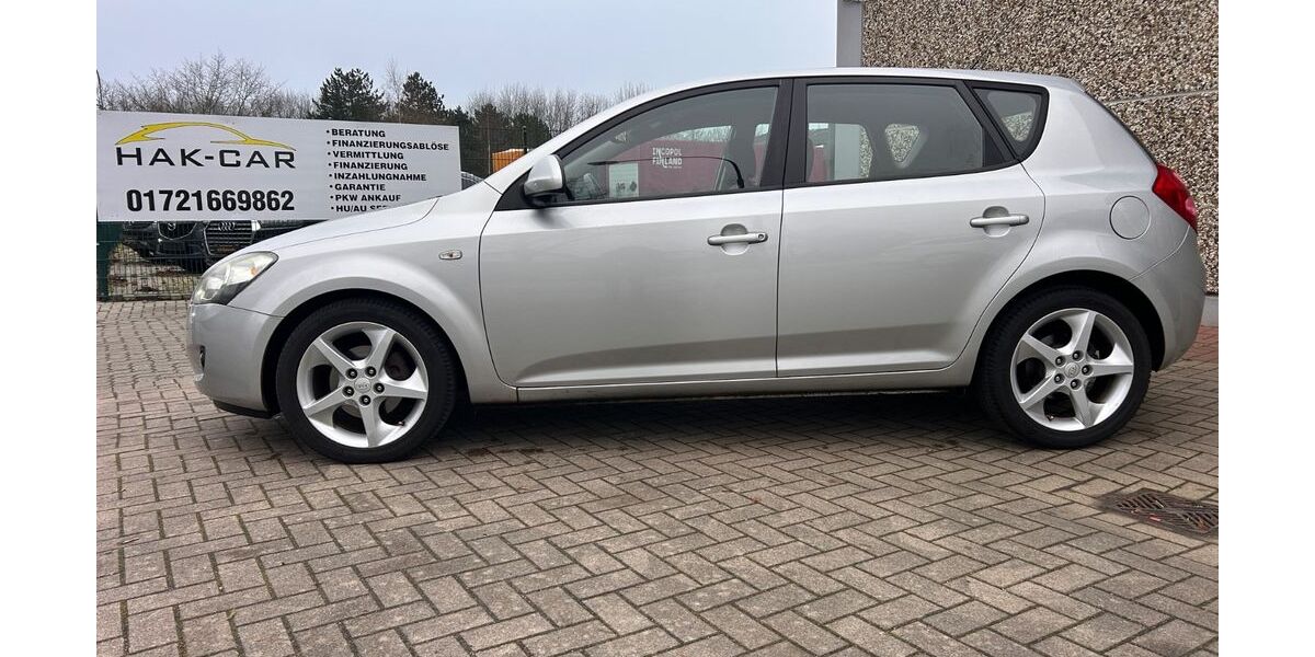 Kia ceed / Ceed 85.500 km 6.500 &euro; Lübeck 23556