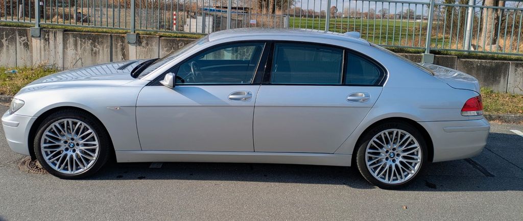BMW 750 85.000 km 17.750 &euro; Lübeck 23562