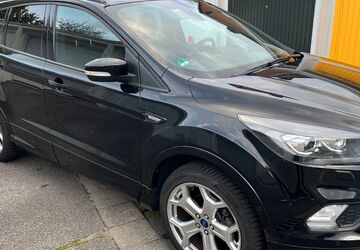 Ford Kuga 49.000 km 15.495 &euro; Lübeck 23566