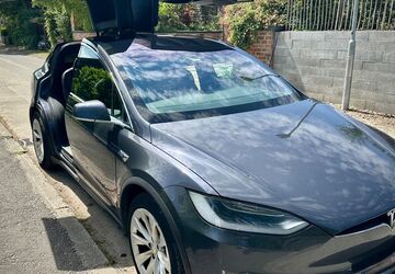 Tesla Model X 107.000 km 40.900 &euro; Lübeck 23562