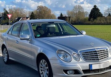 Mercedes-Benz E 200 119.000 km 9.300 &euro; Lübeck 23923