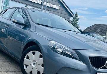 Volvo V40 83.000 km 13.988 &euro; Mallentin bei Lübeck(B105) 23936