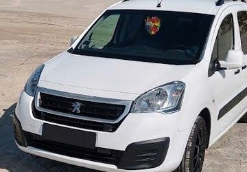 Peugeot Partner Tepee 117.000 km 7.300 &euro; Fahrenkrug 23795