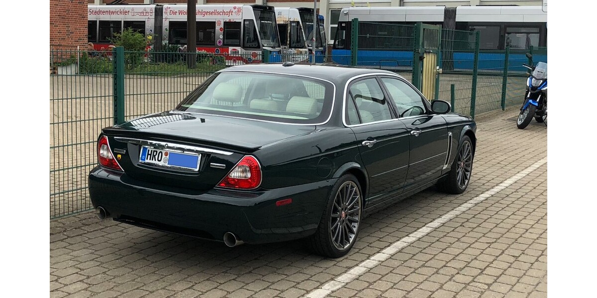 Jaguar XJ8 X350 195.000 km 7.500 &euro; Lübeck 23539