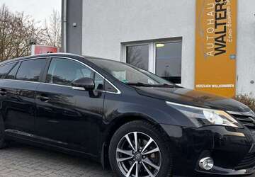 Toyota Avensis 93.904 km 13.885 &euro; Stockelsdorf 23617