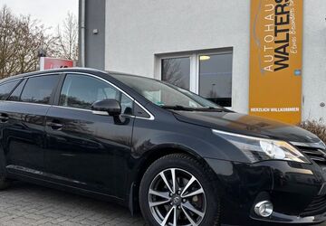 Toyota Avensis 93.904 km 16.885 &euro; Stockelsdorf bei Lübeck 23617