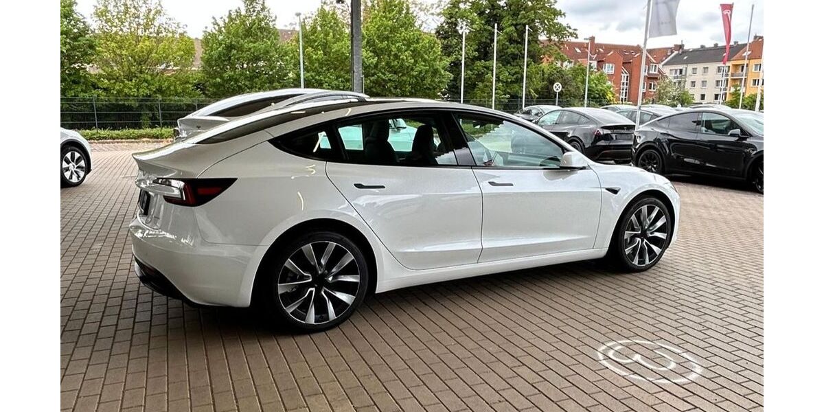 Tesla Model 3 48.000 km 37.400 &euro; Scharbeutz 23683