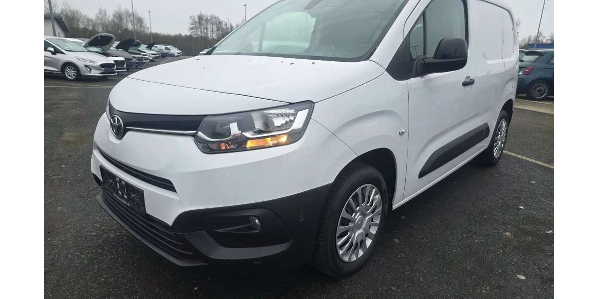 Toyota Proace City 42.100 km 17.950 &euro; Bad Segeberg 23795