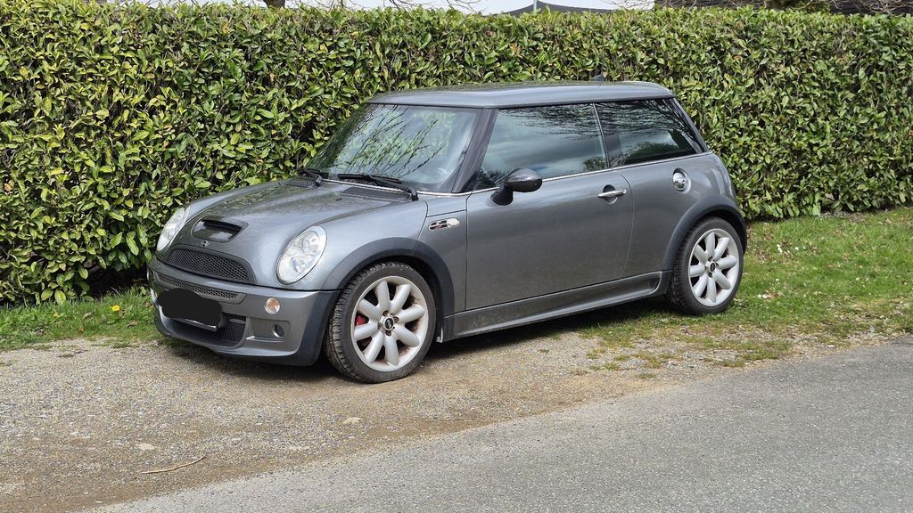 Mini John Cooper Works 162.700 km 8.250 &euro; Lübeck 23554