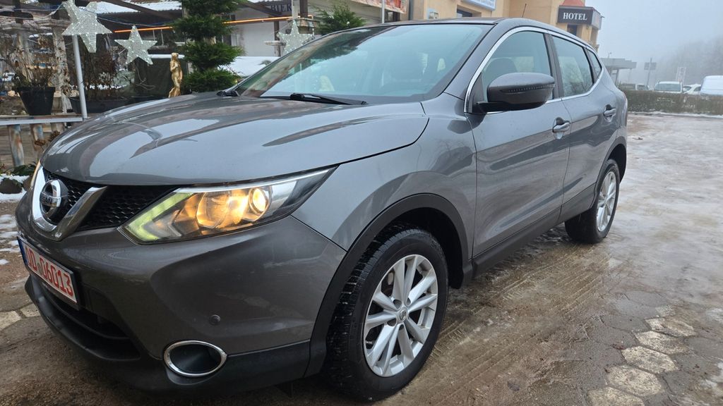 Nissan Qashqai 117.000 km 10.300 &euro; Lübeck 23568