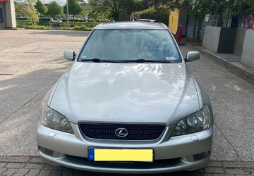 Lexus IS 200 120.147 km 8.900 &euro; Lübeck 23552