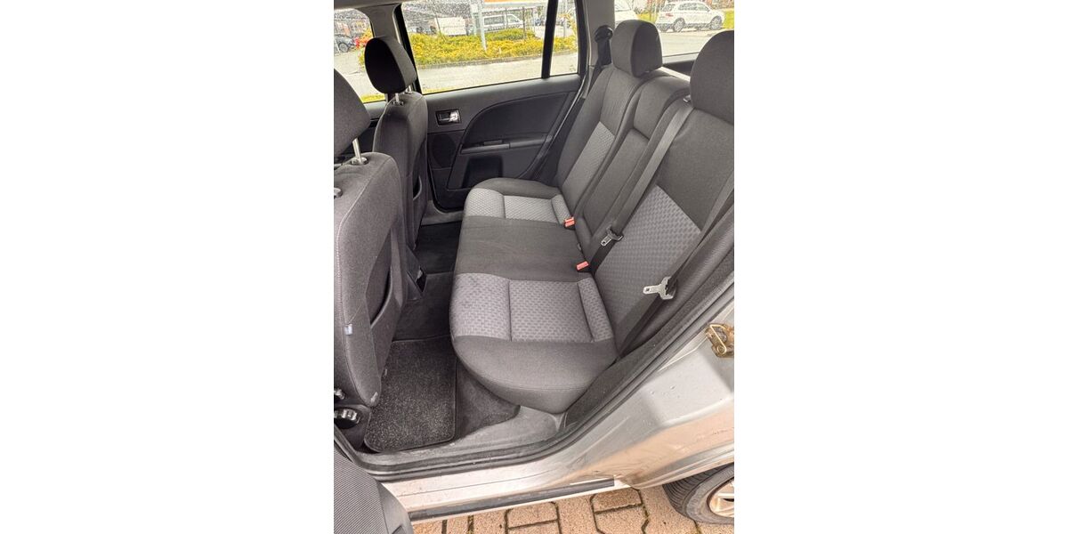 Ford Mondeo 122.275 km 3.700 &euro; Lübeck 23558