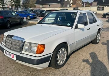 Mercedes-Benz 300 305.225 km 7.490 &euro; Lübeck 23556