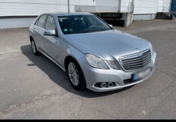 Mercedes-Benz E 220 323.000 km 6.490 &euro; Lübeck 23566