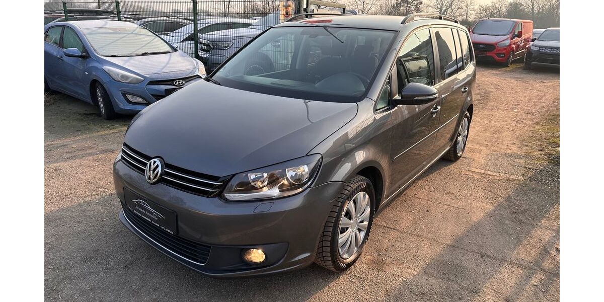 VW Touran 215.721 km 6.198 &euro; Ahrensbök 23623