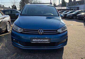 VW Touran 108.620 km 22.990 &euro; Lübeck 23560