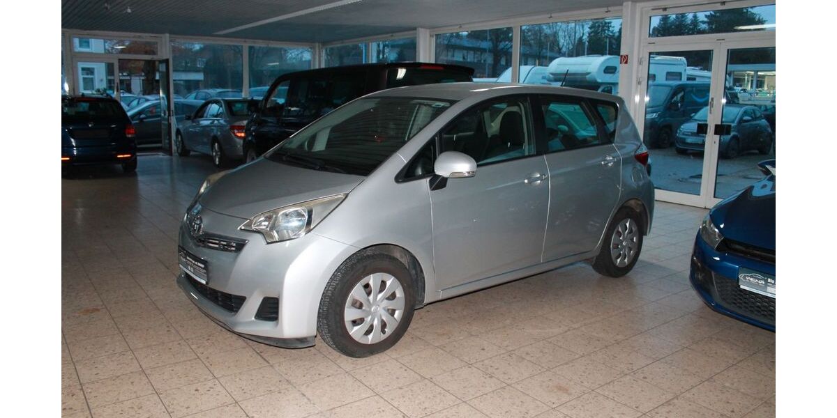 Toyota Verso-S 84.708 km 7.990 &euro; Bad Oldesloe 23843