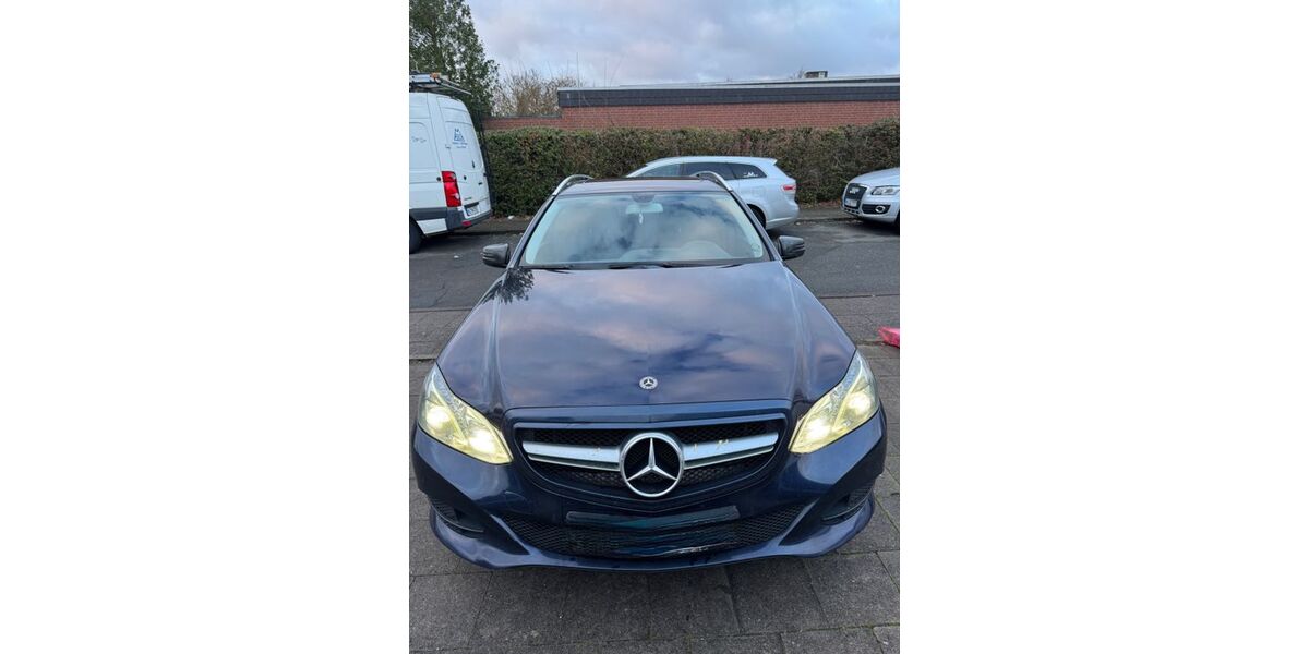 Mercedes-Benz E 220 334.000 km 6.900 &euro; Lübeck 23558