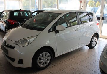 Toyota Verso-S 76.978 km 9.990 &euro; Bad Oldesloe 23843