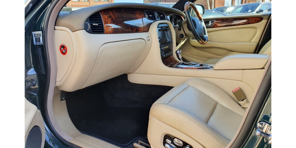 Jaguar XJ8 X350 195.000 km 7.500 &euro; Lübeck 23539