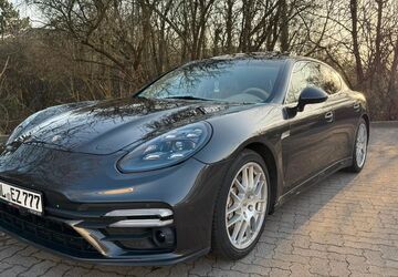 Porsche Panamera 218.026 km 21.900 &euro; Lübeck 23564