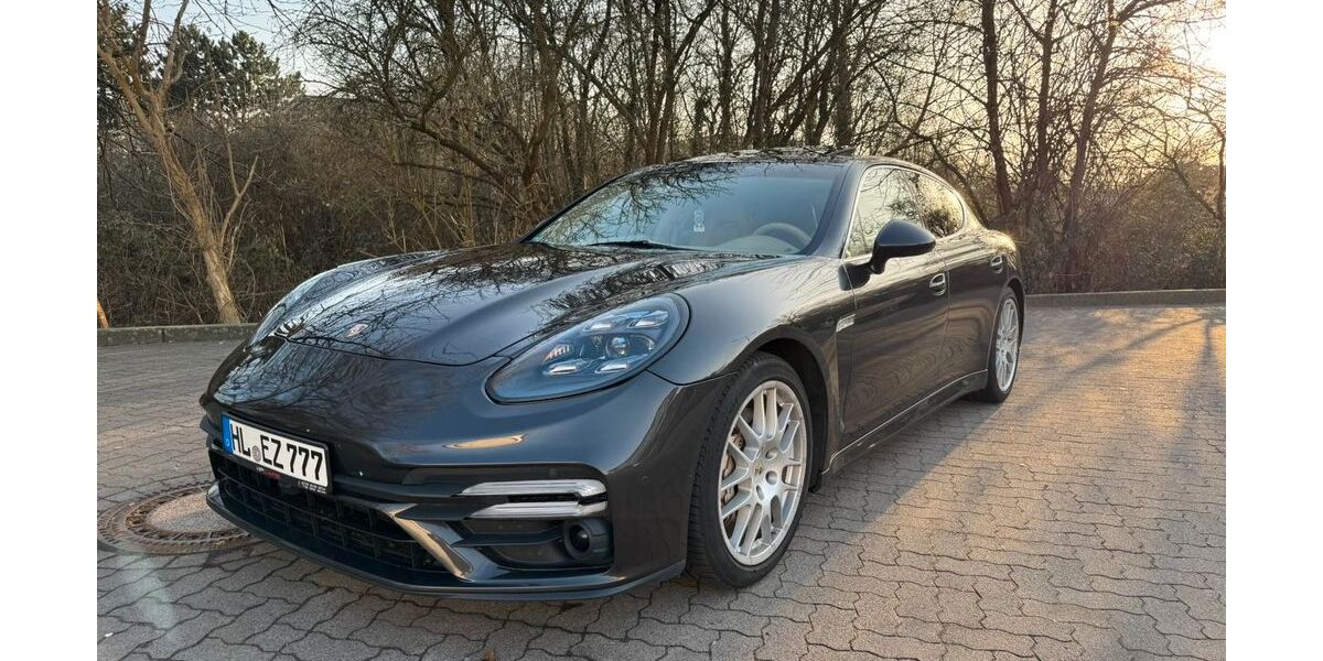 Porsche Panamera 218.026 km 21.900 &euro; Lübeck 23564