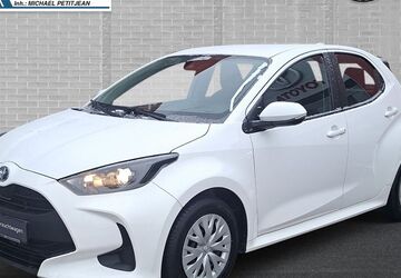 Toyota Yaris 43.000 km 17.290 &euro; Lübeck 23566