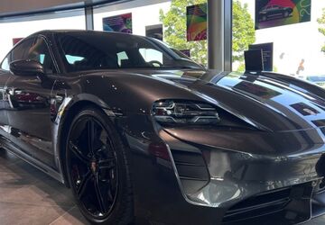 Porsche Taycan 8.251 km 127.500 &euro; Lübeck 23554