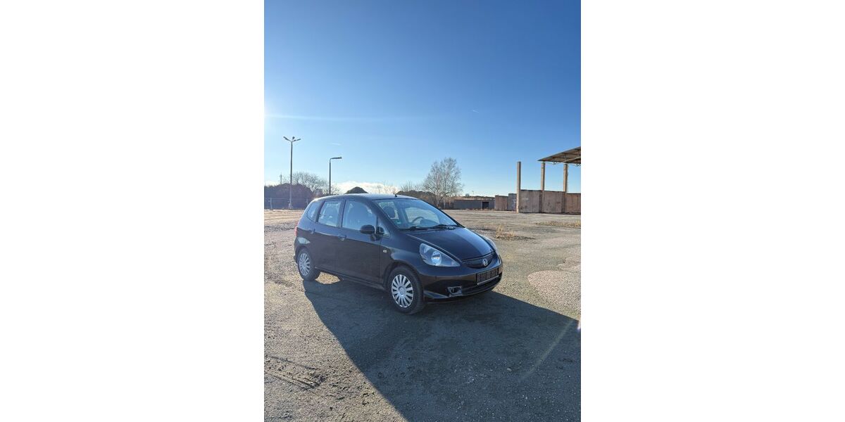 Honda Jazz 135.013 km 2.700 &euro; Lübeck 23556