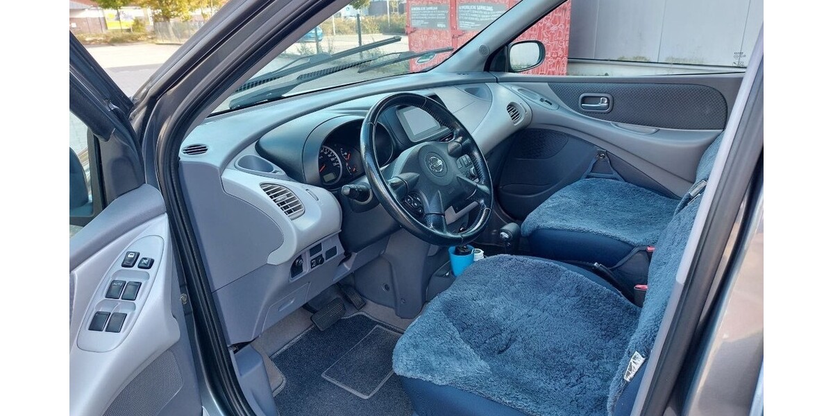 Nissan Almera Tino 220.000 km 2.500 &euro; Lübeck 23539