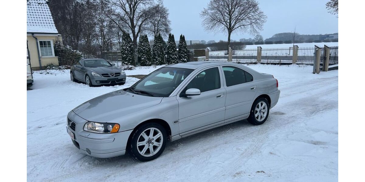 Volvo S60 186.000 km 3.799 &euro; Lübeck 23560