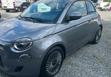 Fiat 500e 41.818 km 11.669 &euro; Lübeck 23556